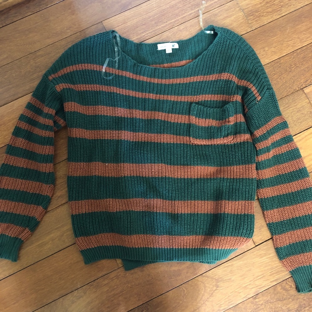 Juniors/ women’s Sweater